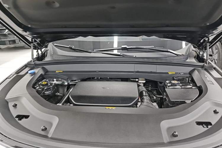 Used Li Auto L9 2025 Ultra Smart Refreshed Edition Engine Bay