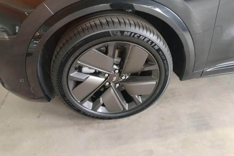 Used Li Auto L9 2025 Ultra Smart Refreshed Edition Exterior 4