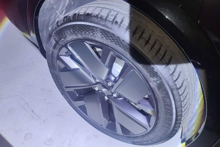 Used Li Auto L9 2025 Ultra Smart Refreshed Edition Exterior 5