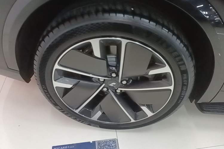 Used Li Auto L9 2025 Ultra Smart Refreshed Edition Exterior 5