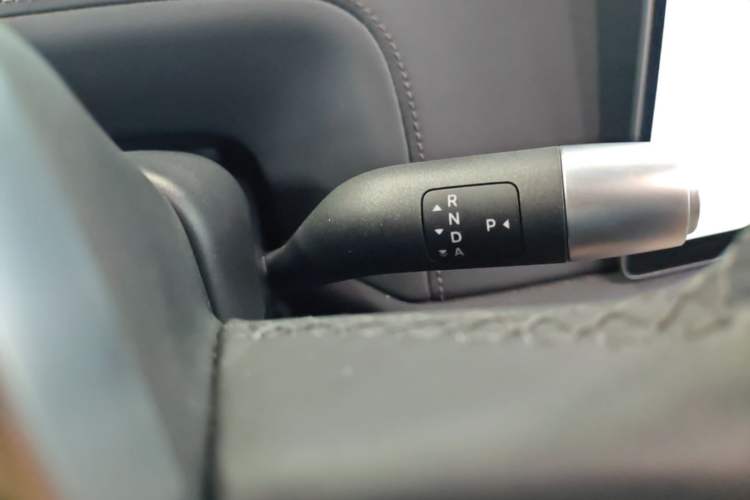 Used Li Auto L9 2025 Ultra Smart Refreshed Edition Gear Lever