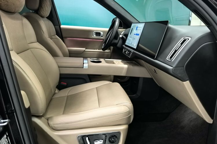 Used Li Auto L9 2025 Ultra Smart Refreshed Edition Interior 5