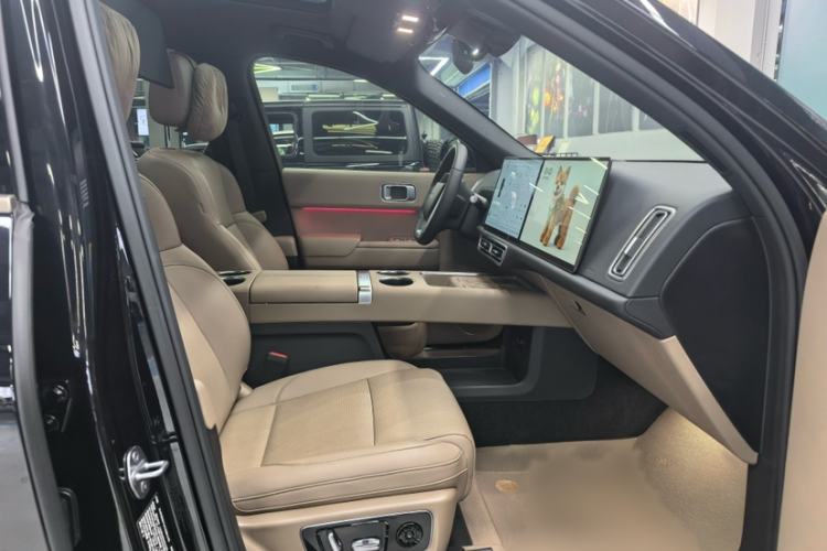 Used Li Auto L9 2025 Ultra Smart Refreshed Edition Interior 5