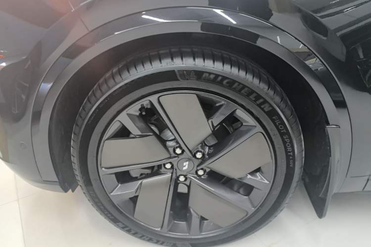 Used Li Auto L9 2025 Ultra Smart Refreshed Edition Left Front Wheel Hub