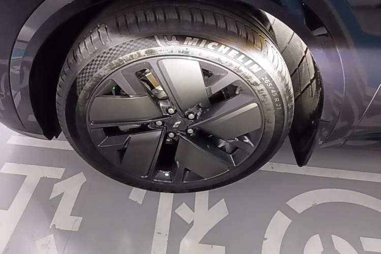 Used Li Auto L9 2025 Ultra Smart Refreshed Edition Left Front Wheel Hub