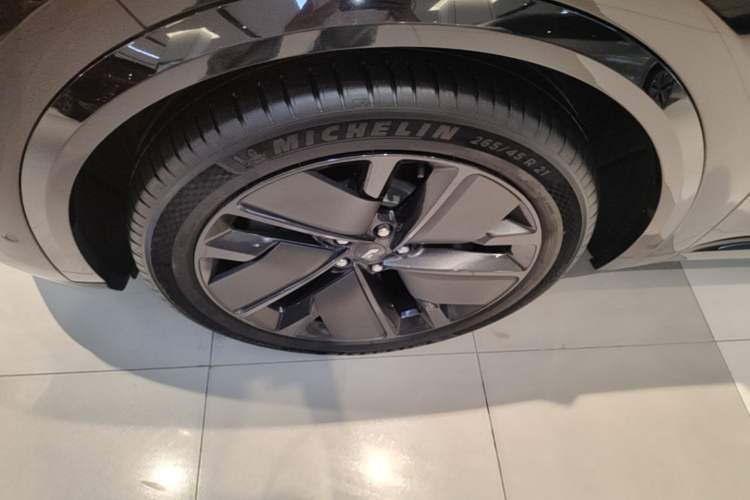 Used Li Auto L9 2025 Pro Smart Refreshed Edition Left Front Wheel Hub