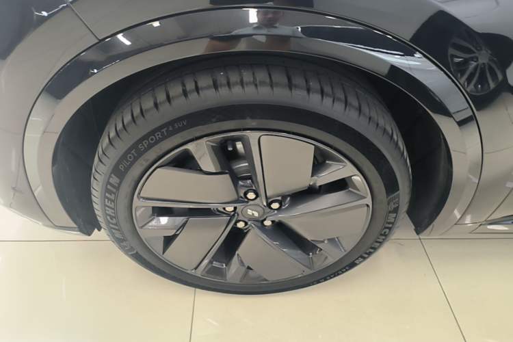 Used Li Auto L9 2025 Ultra Smart Refreshed Edition Left Front Wheel Hub