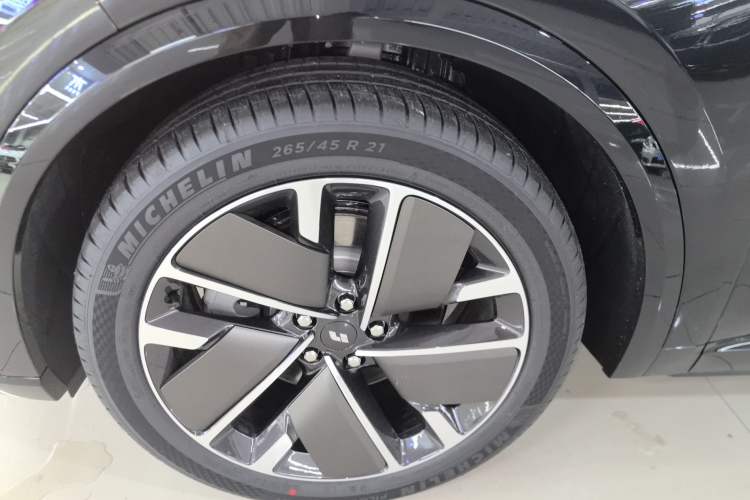 Used Li Auto L9 2025 Ultra Smart Refreshed Edition Left Front Wheel Hub