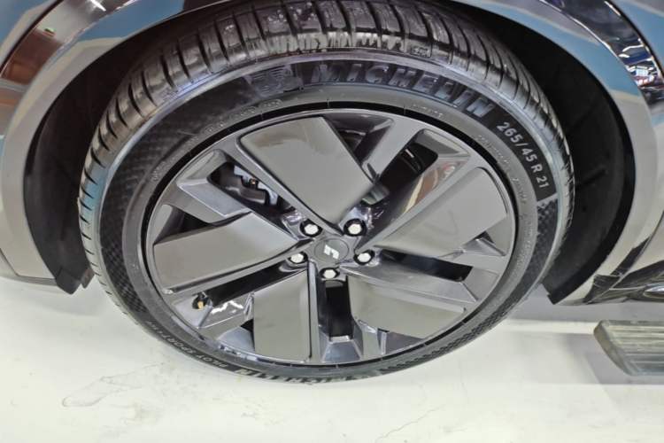 Used Li Auto L9 2025 Ultra Smart Refreshed Edition Left Front Wheel Hub