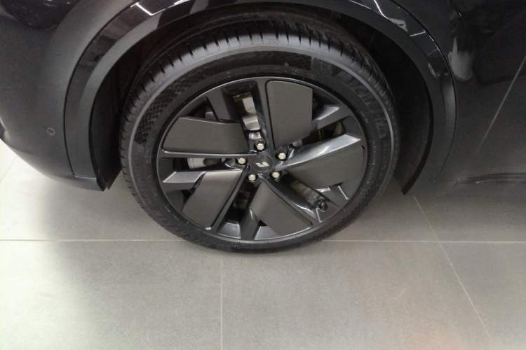 Used Li Auto L9 2025 Ultra Smart Refreshed Edition Left Front Wheel Hub