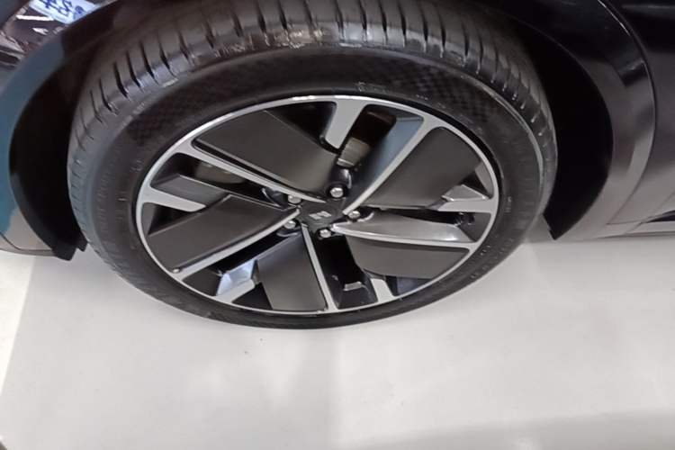 Used Li Auto L9 2025 Ultra Smart Refreshed Edition Left Front Wheel Hub
