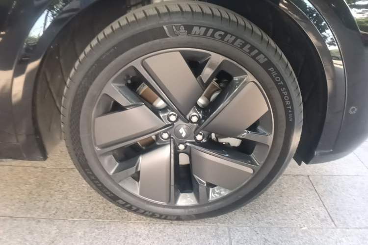 Used Li Auto L9 2025 Ultra Smart Refreshed Edition Right Front Wheel Hub