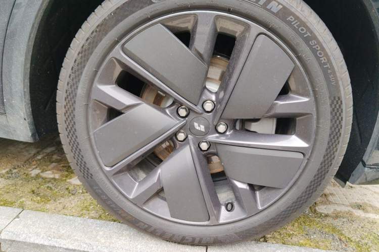 Used Li Auto L9 2025 Pro Smart Refreshed Edition Right Front Wheel Hub