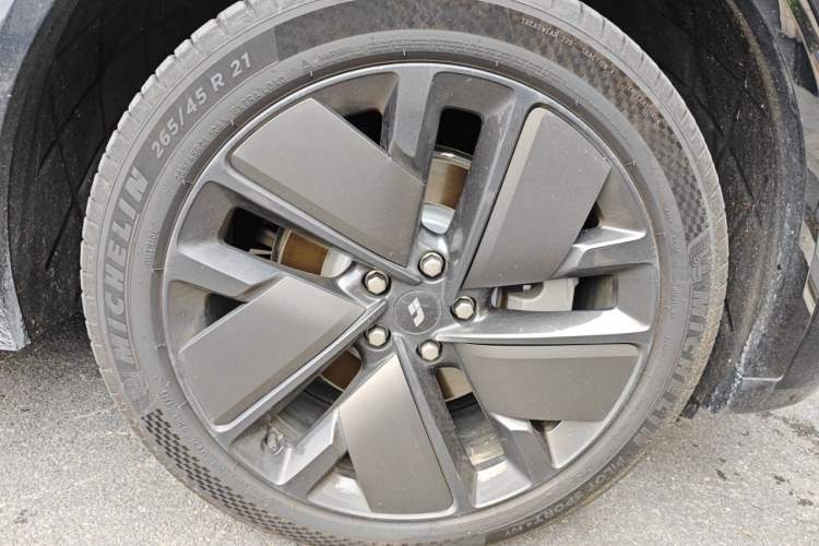 Used Li Auto L9 2025 Ultra Smart Refreshed Edition Right Front Wheel Hub