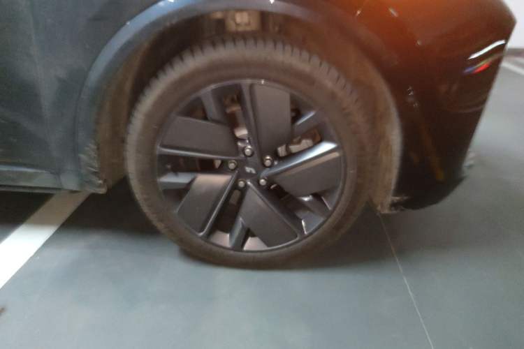 Used Li Auto L9 2025 Ultra Smart Refreshed Edition Right Front Wheel Hub