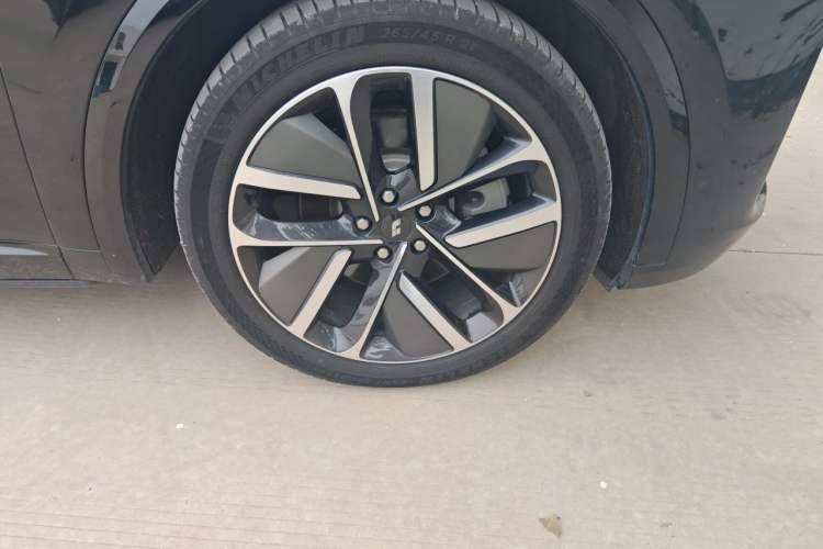 Used Li Auto L9 2025 Ultra Smart Refreshed Edition Right Front Wheel Hub