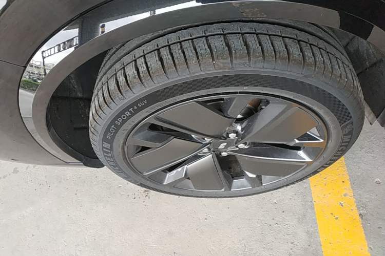 Used Li Auto L9 2025 Ultra Smart Refreshed Edition Right Rear Wheel Hub