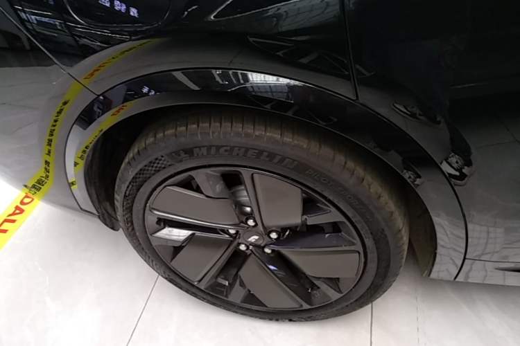 Used Li Auto L9 2025 Ultra Smart Refreshed Edition Right Rear Wheel Hub