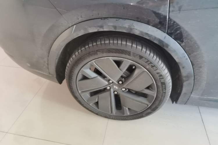 Used Li Auto L9 2025 Ultra Smart Refreshed Edition Right Rear Wheel Hub