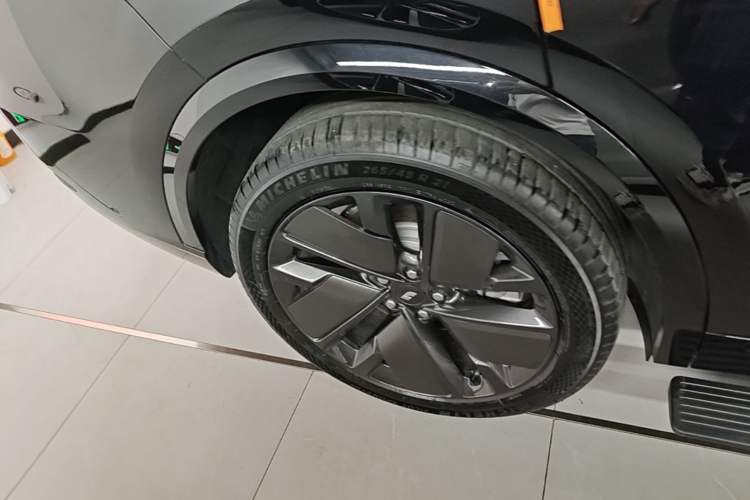 Used Li Auto L9 2025 Ultra Smart Refreshed Edition Right Rear Wheel Hub