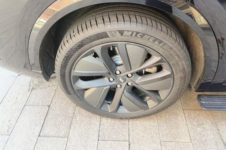 Used Li Auto L9 2025 Ultra Smart Refreshed Edition Right Rear Wheel Hub