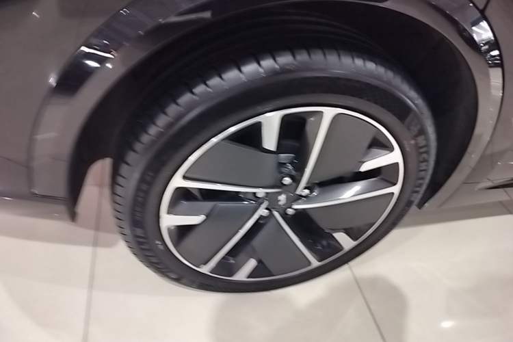 Used Li Auto L9 2025 Pro Smart Refreshed Edition Right Rear Wheel Hub