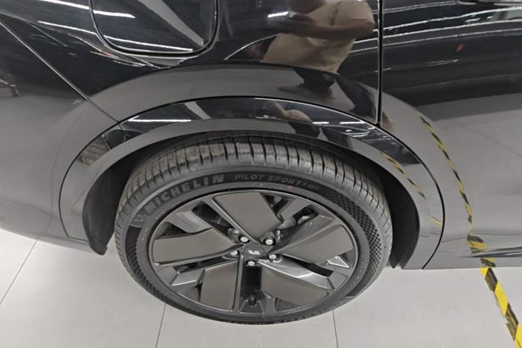Used Li Auto L9 2025 Ultra Smart Refreshed Edition Right Rear Wheel Hub