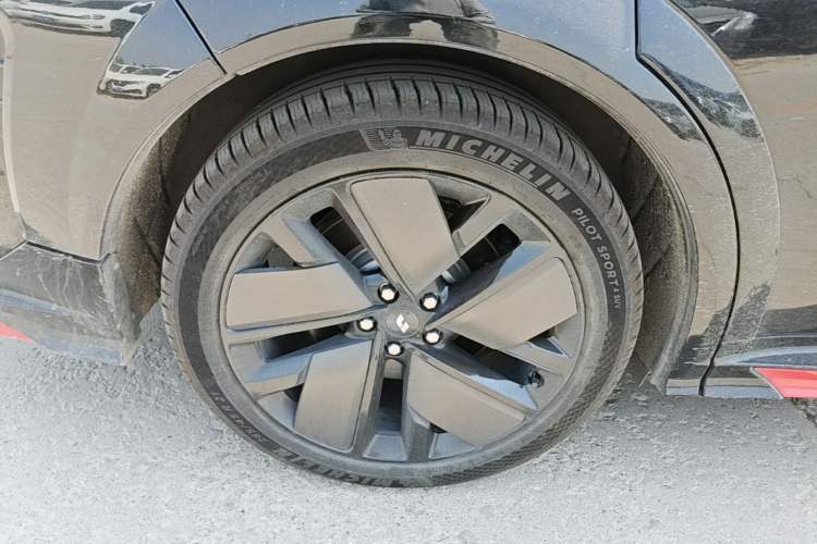 Used Li Auto L9 2025 Ultra Smart Refreshed Edition Right Rear Wheel Hub