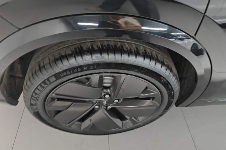 Used Li Auto L9 2025 Ultra Smart Refreshed Edition Right Rear Wheel Hub