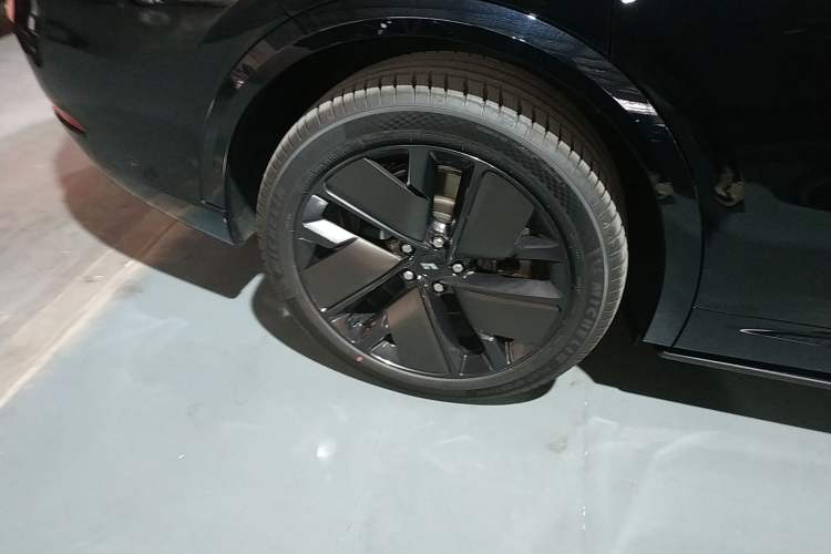 Used Li Auto L9 2025 Ultra Smart Refreshed Edition Right Rear Wheel Hub