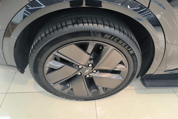 Used Li Auto L9 2025 Ultra Smart Refreshed Edition Right Rear Wheel Hub