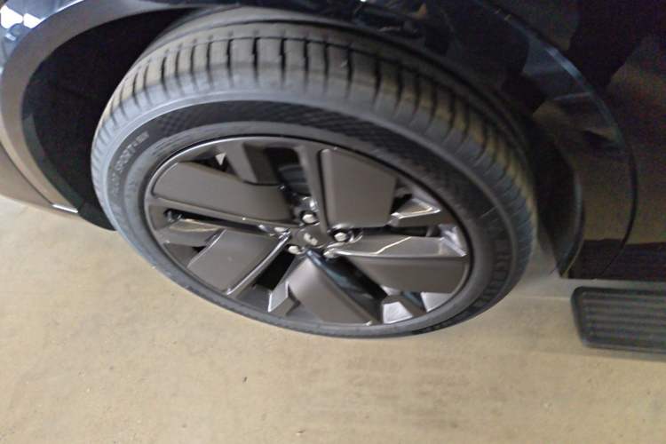 Used Li Auto L9 2025 Ultra Smart Refreshed Edition Right Rear Wheel Hub