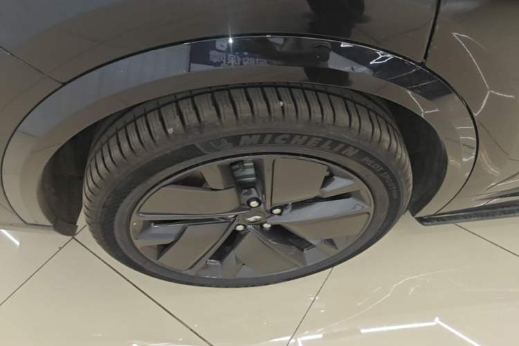 Used Li Auto L9 2025 Ultra Smart Refreshed Edition Right Rear Wheel Hub