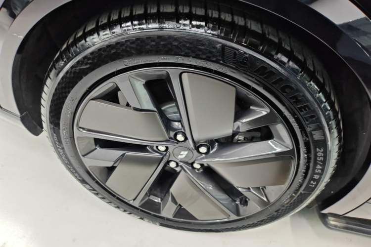 Used Li Auto L9 2025 Ultra Smart Refreshed Edition Right Rear Wheel Hub
