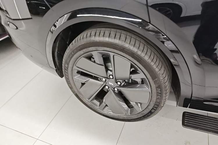 Used Li Auto L9 2025 Ultra Smart Refreshed Edition Right Rear Wheel Hub