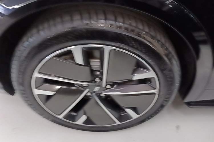 Used Li Auto L9 2025 Ultra Smart Refreshed Edition Right Rear Wheel Hub