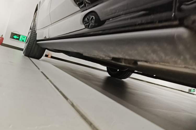 Used Li Auto L9 2025 Ultra Smart Refreshed Edition Right Side Sill