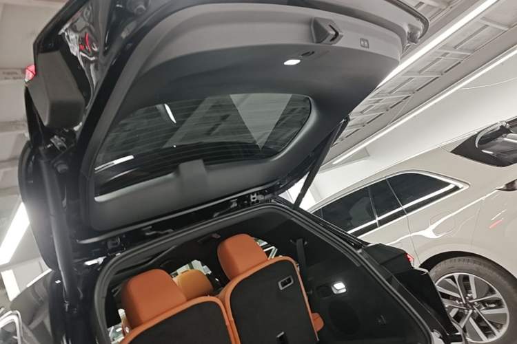 Used Li Auto L9 2025 Ultra Smart Refreshed Edition Trunk
