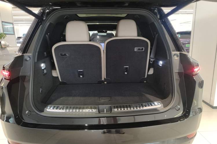 Used Li Auto L9 2025 Pro Smart Refreshed Edition Trunk