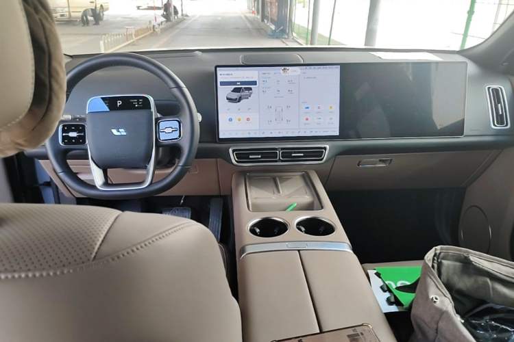 Used Li Auto L9 2025 Pro Smart Refreshed Edition Center Console