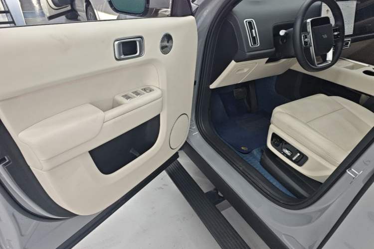 Used Li Auto L9 2025 Ultra Smart Refreshed Edition Driver Seat