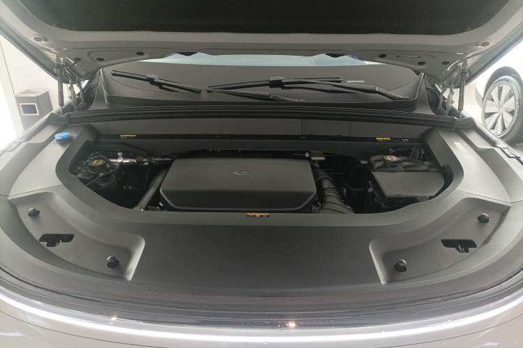 Used Li Auto L9 2025 Ultra Smart Refreshed Edition Engine Bay