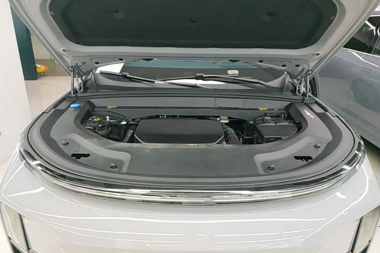 Used Li Auto L9 2025 Ultra Smart Refreshed Edition Engine Bay