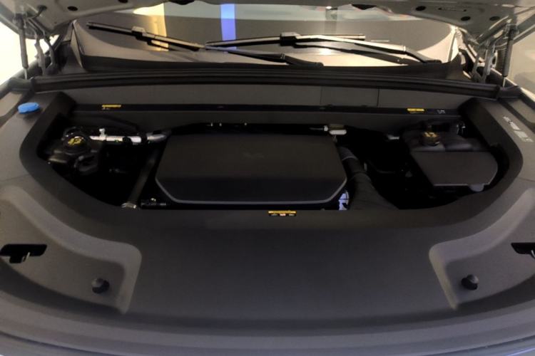 Used Li Auto L9 2025 Ultra Smart Refreshed Edition Engine Bay