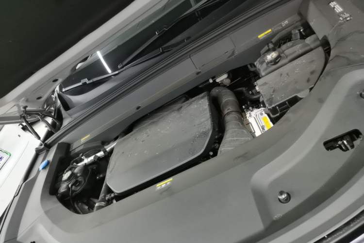 Used Li Auto L9 2025 Ultra Smart Refreshed Edition Engine Bay