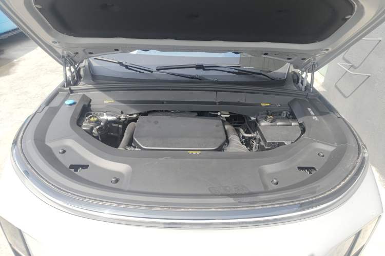 Used Li Auto L9 2025 Ultra Smart Refreshed Edition Engine Bay