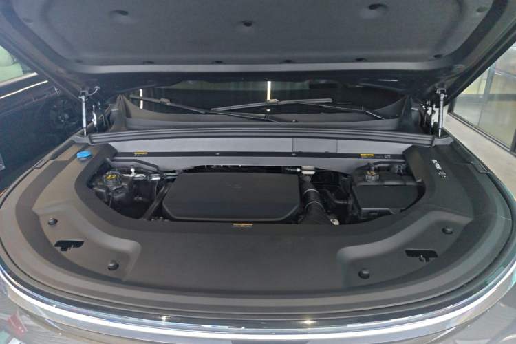 Used Li Auto L9 2025 Ultra Smart Refreshed Edition Engine Bay
