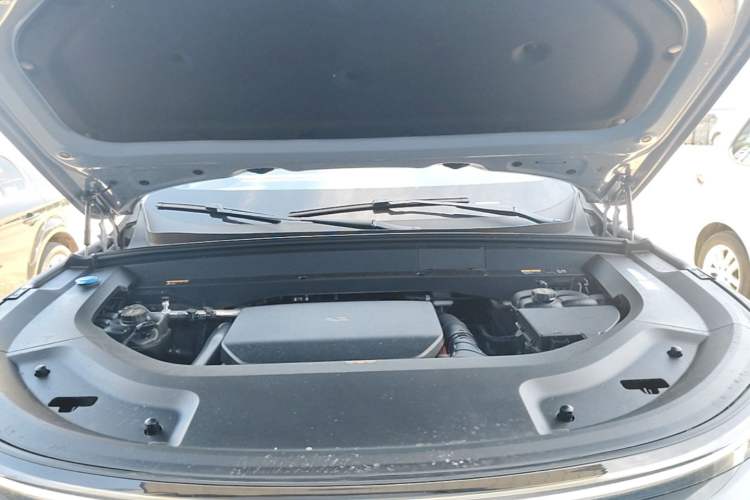 Used Li Auto L9 2025 Pro Smart Refreshed Edition Engine Bay