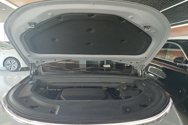 Used Li Auto L9 2025 Ultra Smart Refreshed Edition Engine Bay