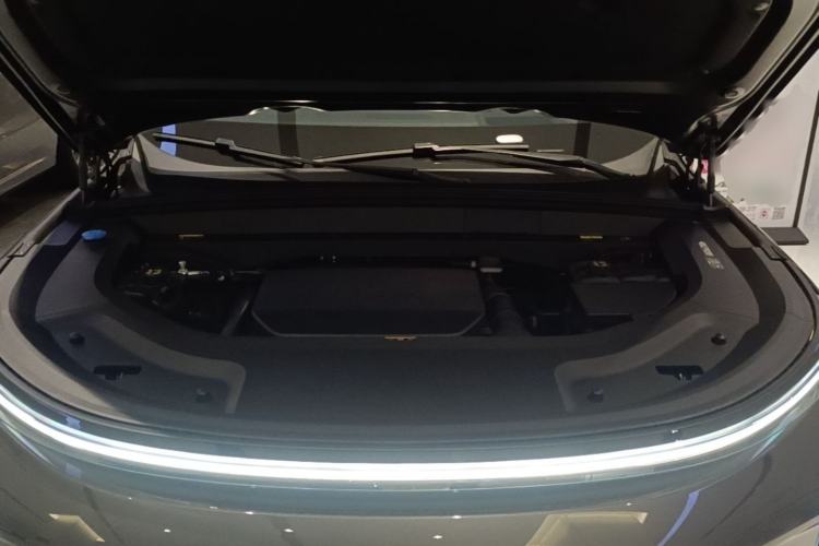 Used Li Auto L9 2025 Pro Smart Refreshed Edition Engine Bay